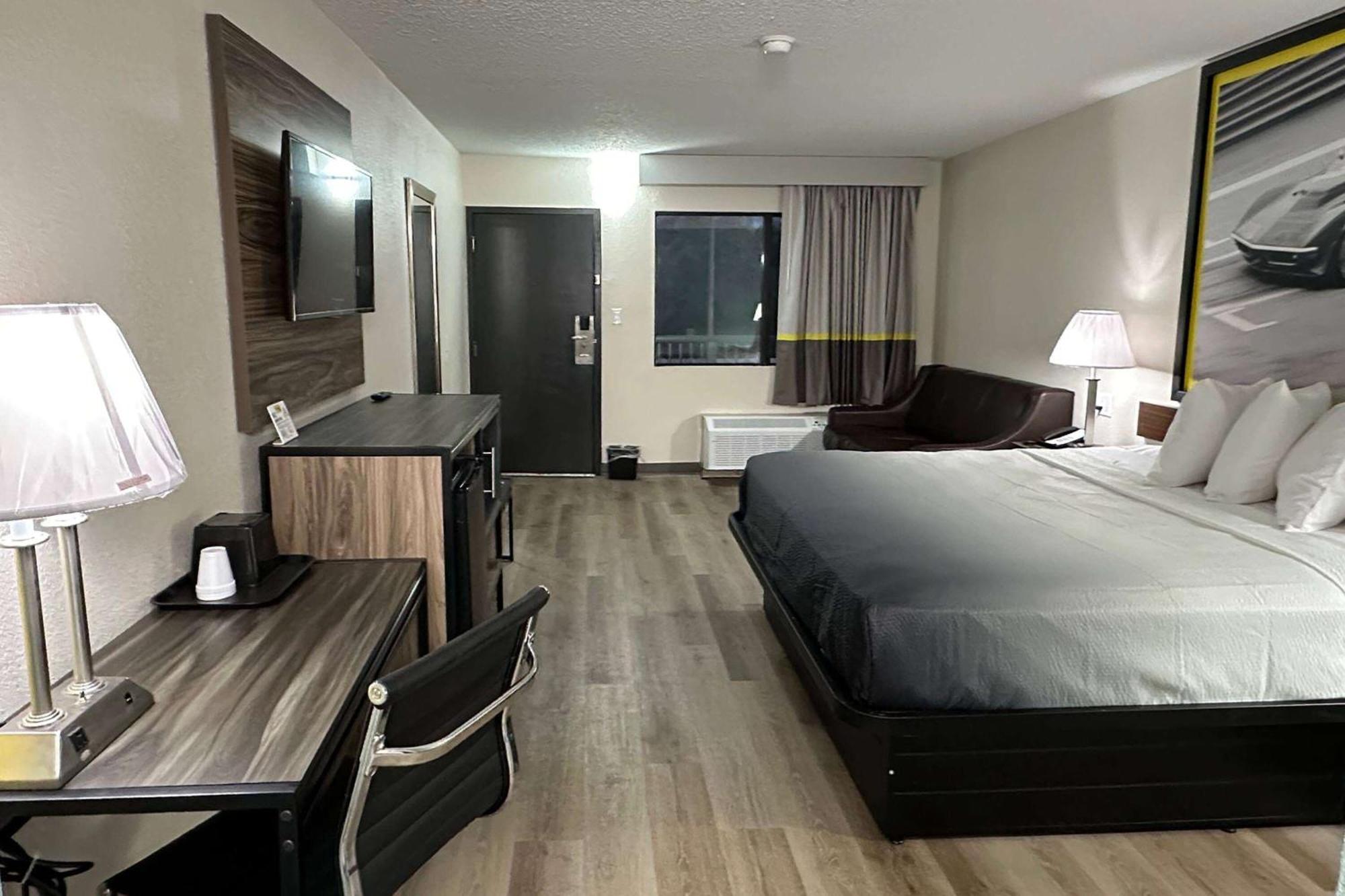 Super 8 By Wyndham Kannapolis Luaran gambar